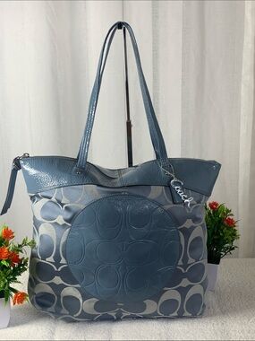 GUC Coach Blue Lauren Tote